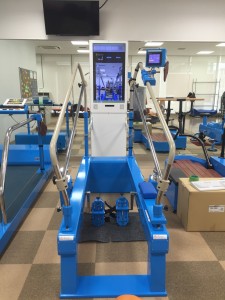 スポウエルがフォーム矯正支援システム「コアキャッチ」を開発